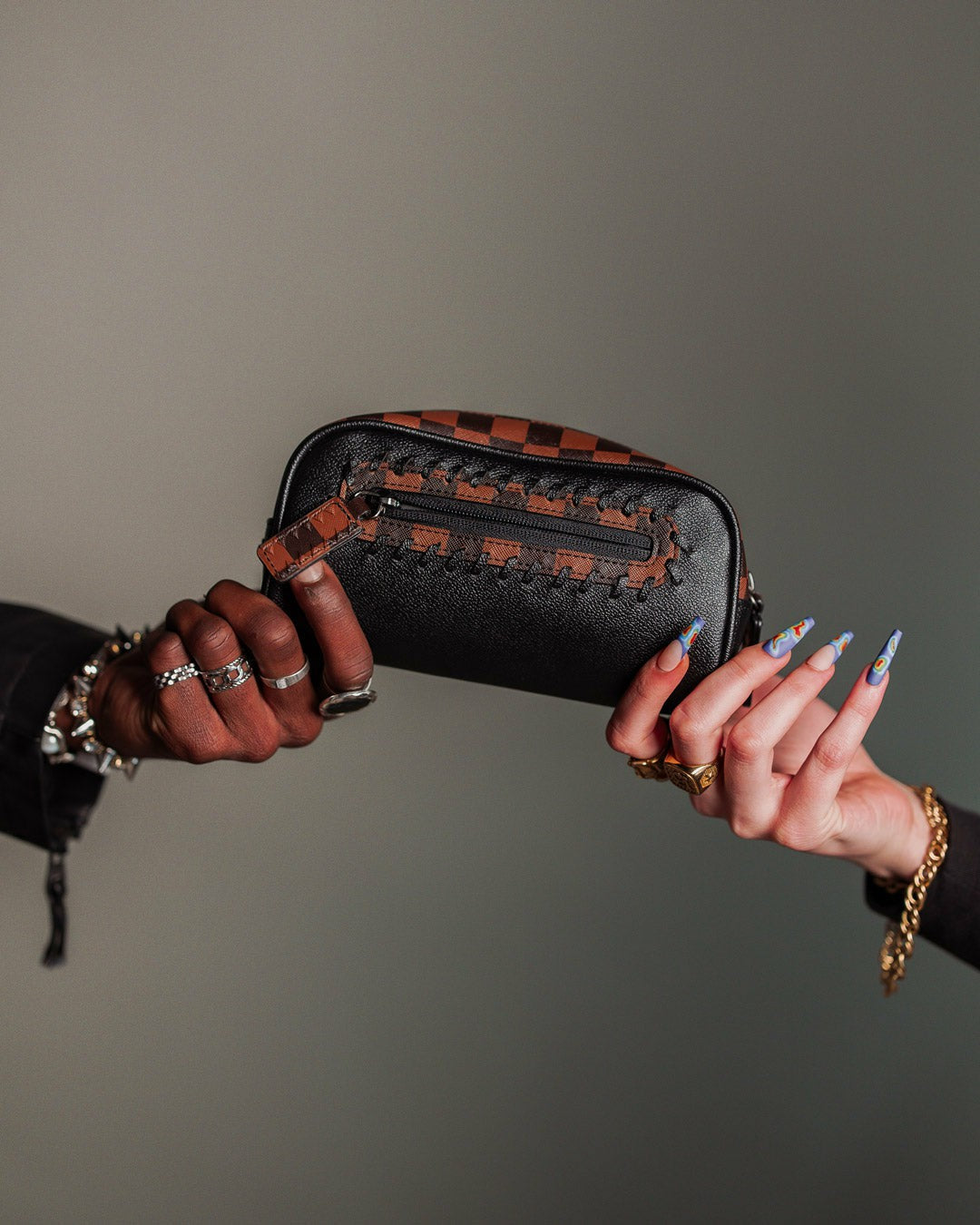 CHECKPOINT ROYALE POUCH