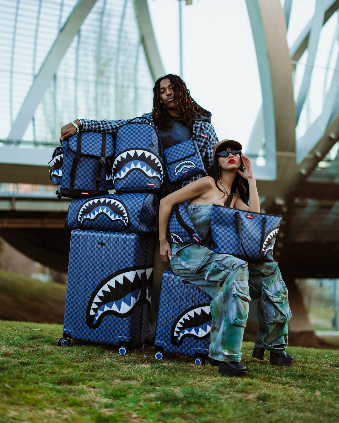 MIDNIGHT MAGIC SHARKS IN PARIS HARD SHELL CARRY-ON LUGGAGE