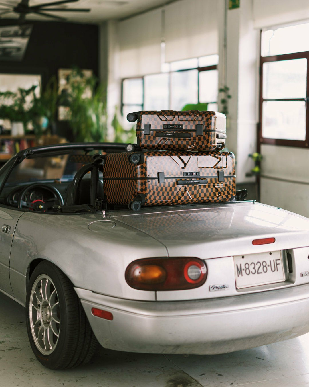 KATANA CHECK BOSS FULL-SIZE LUGGAGE