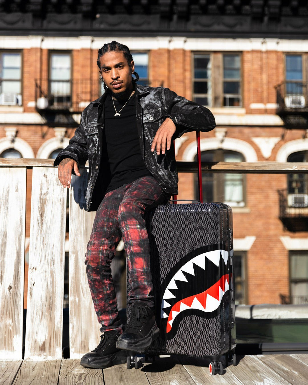 SPRAYGATTI REVV SHARKNAUTICS HARDSHELL FULL-SIZE LUGGAGE