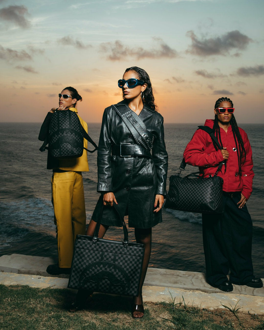 MIDNIGHT CHATEAU PYRAMID DUFFLE
