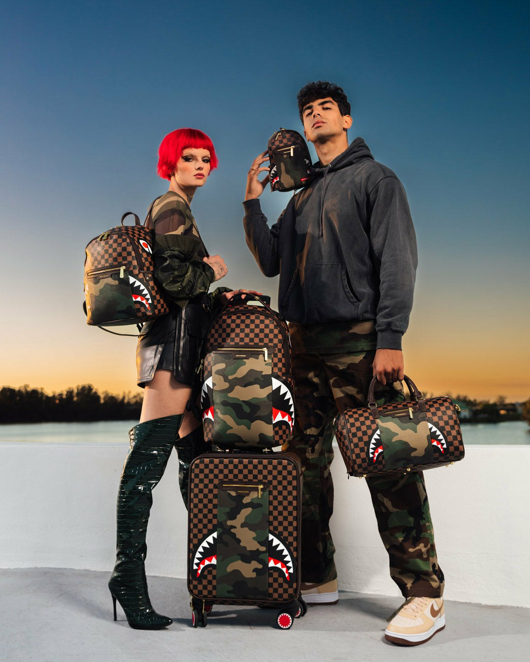 EXTERIOR GOLD ZIP POCKET SHARKS IN PARIS MINI DUFFLE