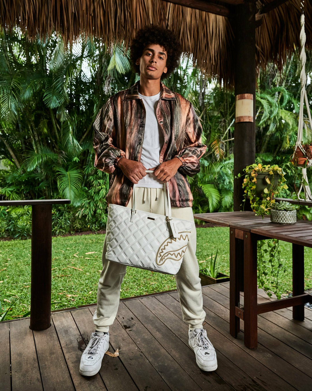 RIVIERA LE BLANC GOLD CHAIN SHARK TOTE