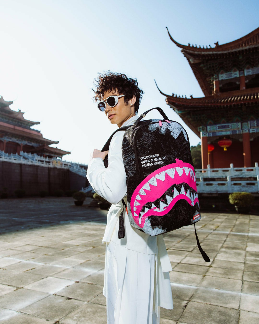 SHARK CENTRAL ACRYLIC ART DLX COTTON BACKPACK