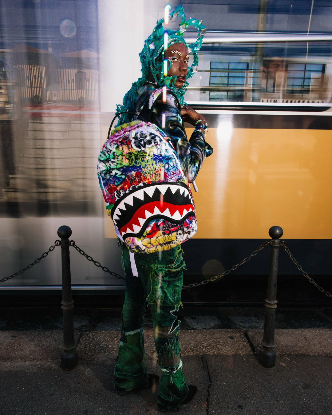 LE MONDE DES GRAFFITIS BACKPACK